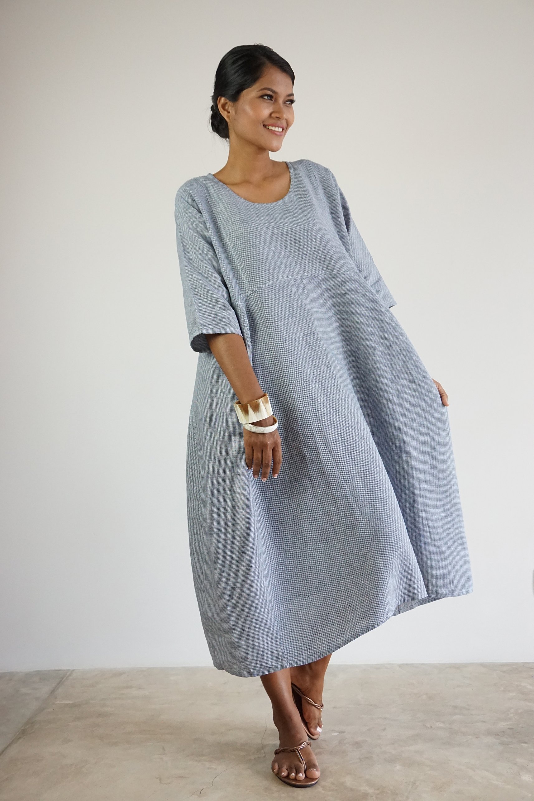Tailored dress / navy &amp; white dogtooth linen