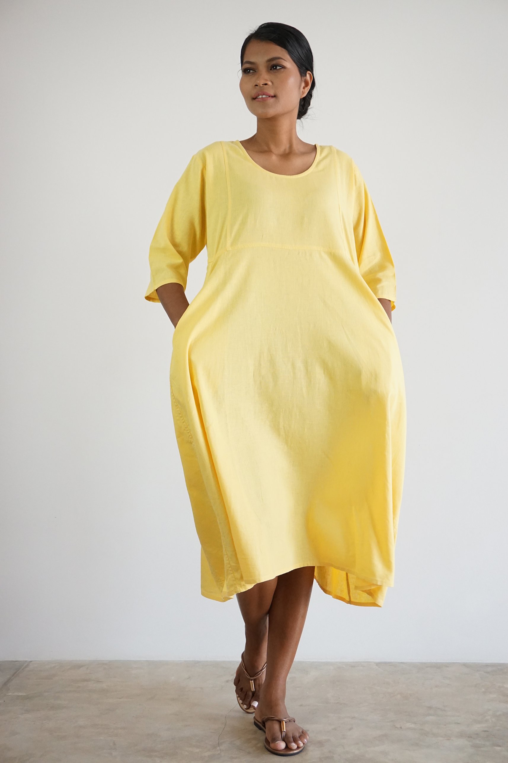 Tailored dress / yellow lightweight linen