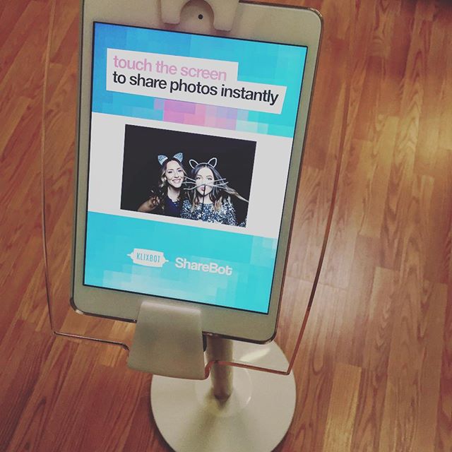 Need instant gratification? Beam photo booth images right to your phone or email them to friends and family right from the event! #klixbotshare