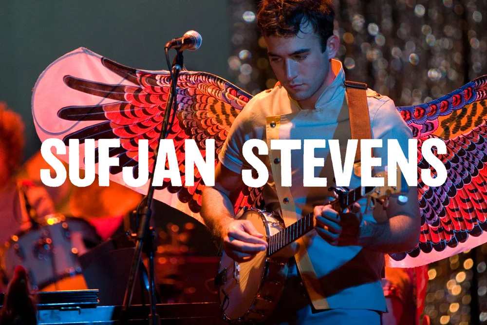 Sufjan_Stevens_playing_banjo-logo.jpg