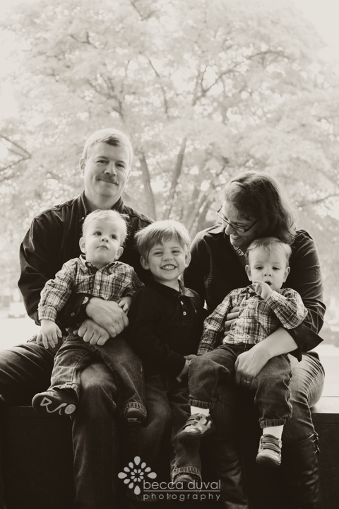 Oh my goodness. Cuteness explodes out of this image!