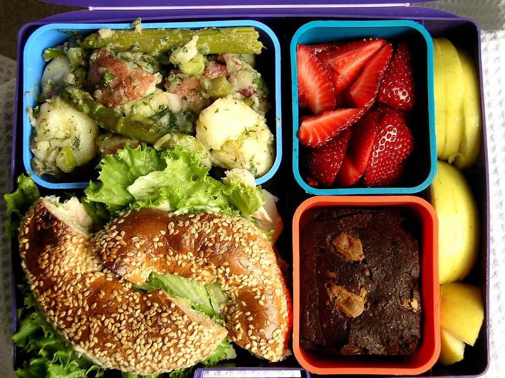Reduce waste from school lunches by switching to reusable bento boxes or lunch boxes during National Green Week. (Photo by: https://www.flickr.com/photos/axelsrose/2592037069/)