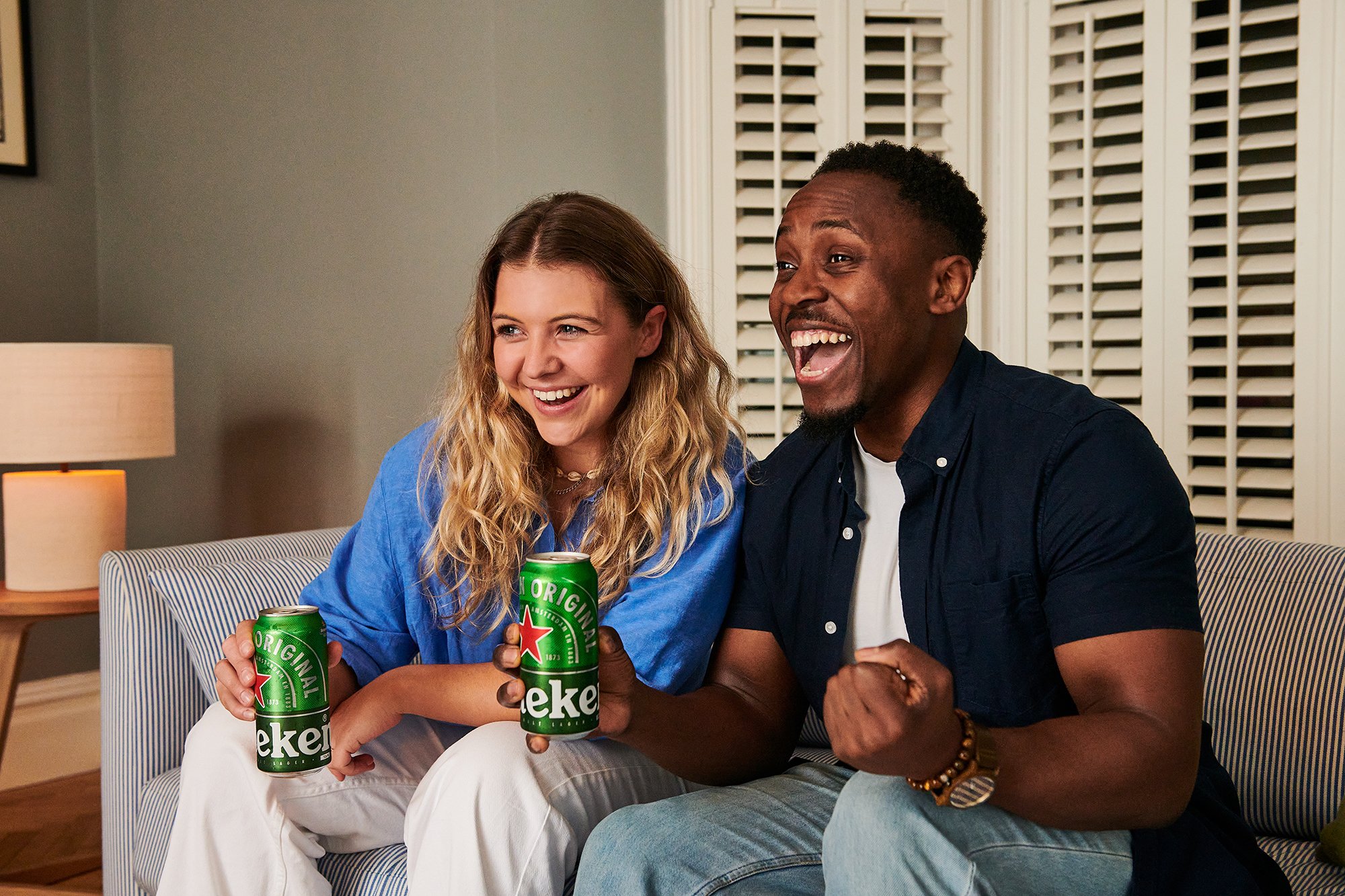 young couple with beers - drinks advertising photographer