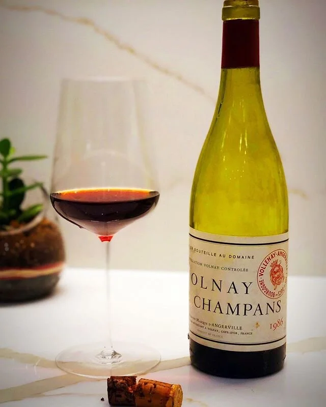 1986 Domaine Marquis d&rsquo;Angerville Volnay Champans ⠀⠀⠀ ⠀⠀⠀⠀⠀ ⠀
You must ZOOM IN on @adamhalpern Crew Class&eacute; at Home now every Wed night at 7pm EST &amp; Sat at 1pm EST.  The first episode was a deep dive into d&rsquo;Angerville, here are 