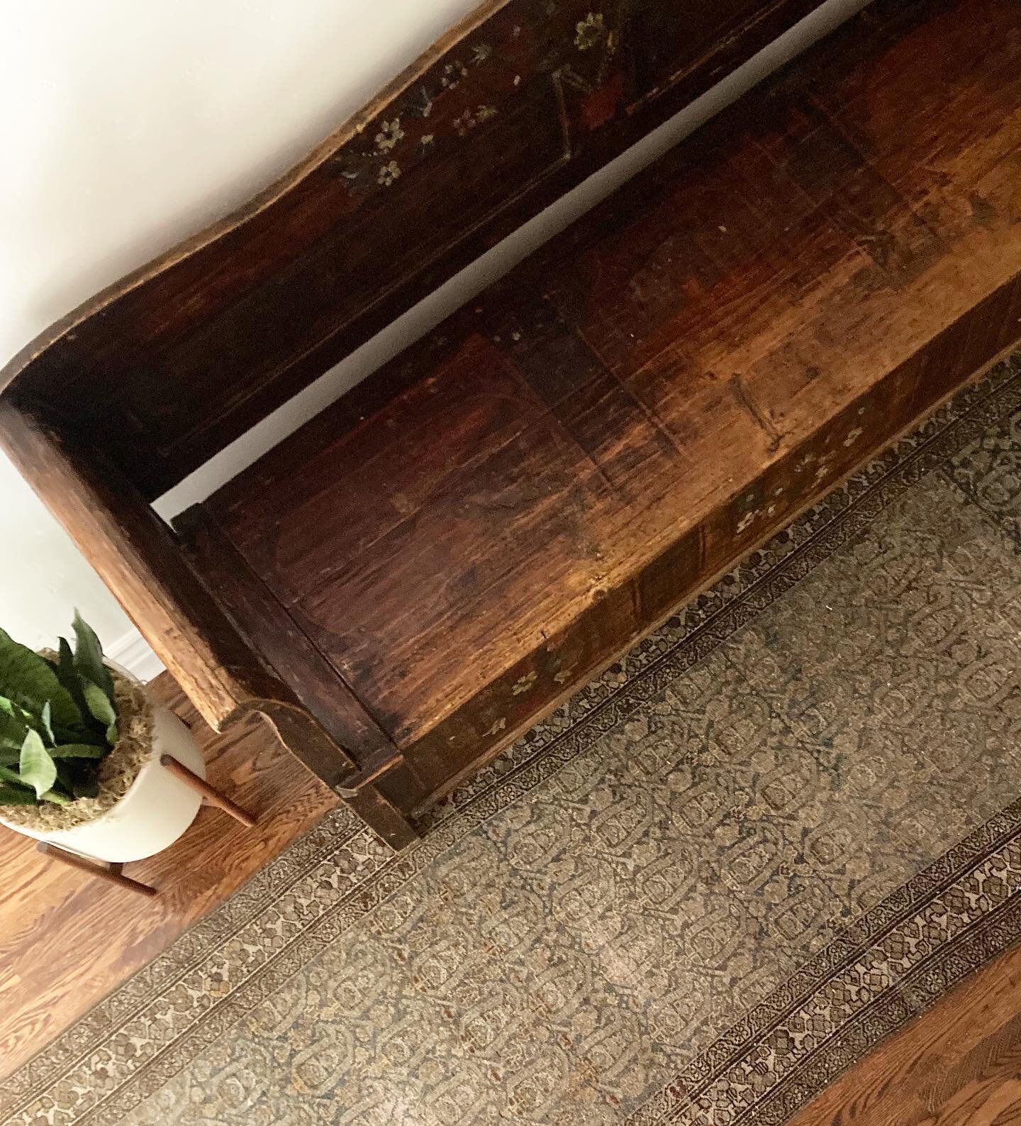 Antique Swedish bench + antique runner. #goodcombos #patinaoverperfection