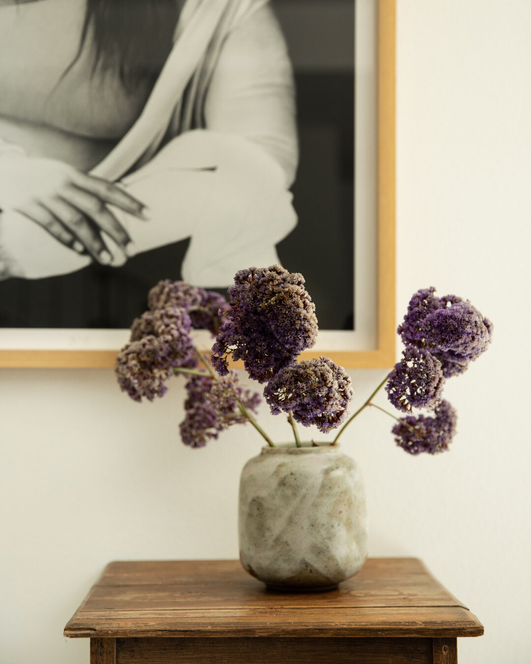 Hello :) Here&rsquo;s a soft pretty moment from a recent shoot to start the (very busy) year. ⠀⠀⠀⠀⠀⠀⠀⠀⠀
Photo by @talktonatasha ⠀⠀⠀⠀⠀⠀⠀⠀⠀
Beautiful ceramic pot by @cirilo.domine ⠀⠀⠀⠀⠀⠀⠀⠀⠀
⠀⠀⠀⠀⠀⠀⠀⠀⠀
 #quietinteriors #lainteriordesigner #styleovertrend