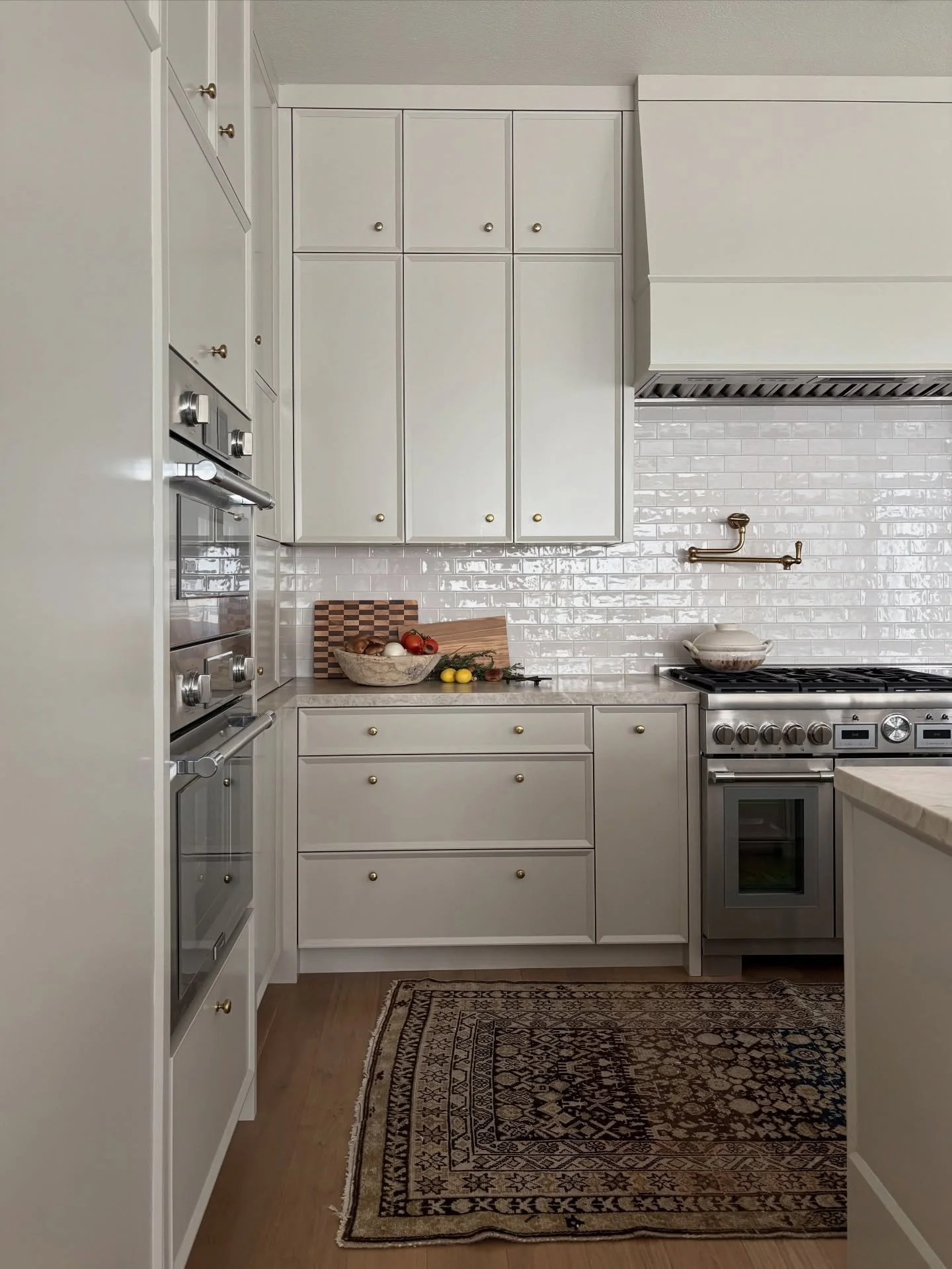 A kitchen transformation for this Thanksgiving week ❤️🦃 Thankful for the clients that trust us with their most personal and sacred spaces. 

Photo | @insideinside.jess