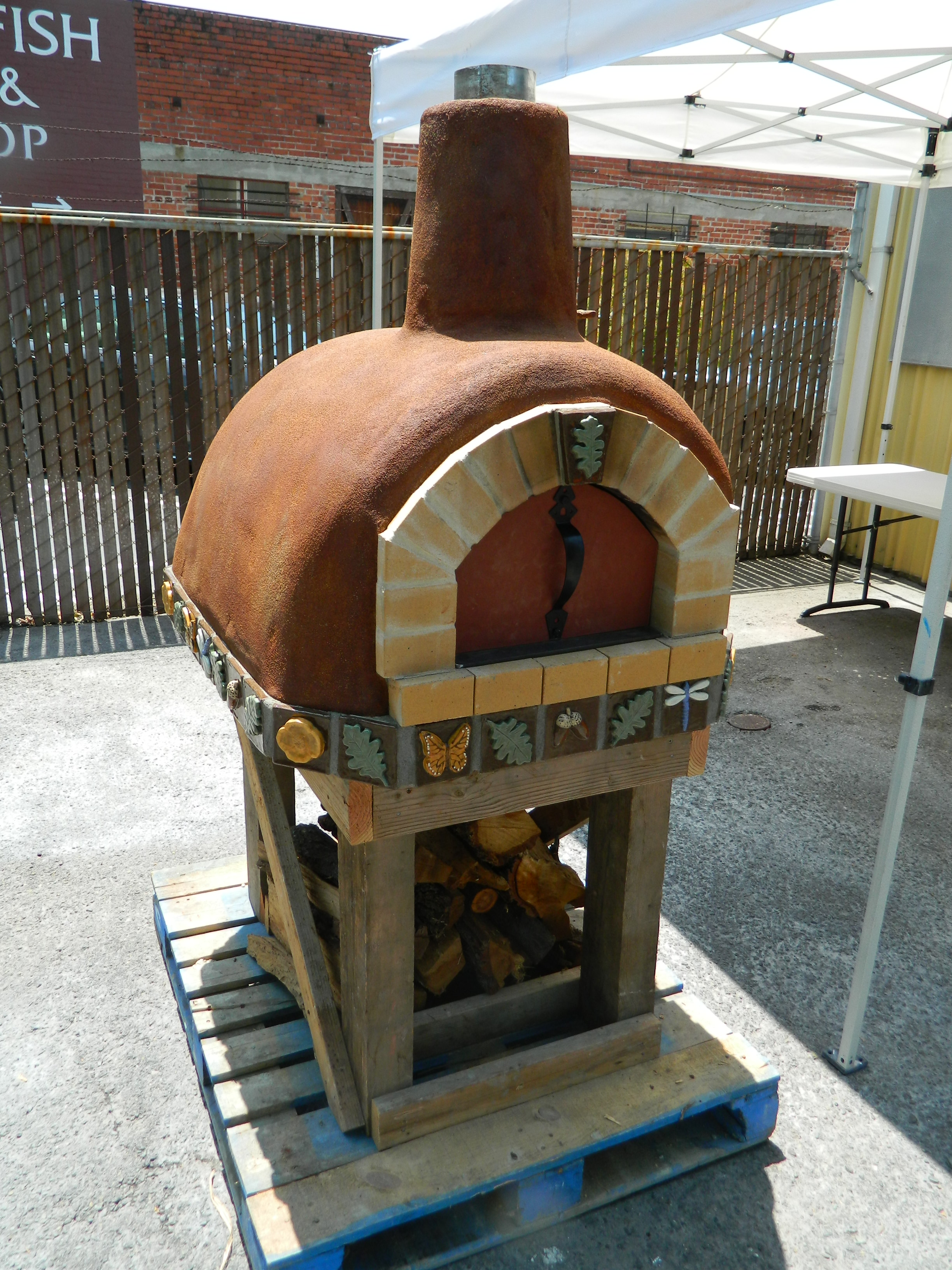  Wood-fired ovens are an exciting mix of form and function, and an irresistible  focal point around which to gather friends and community!  “California Craftsman Oven” 2013 