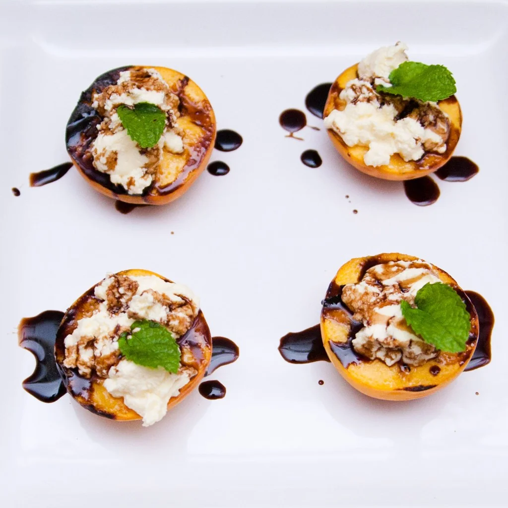Grilled Peaches with Balsamic Reduction