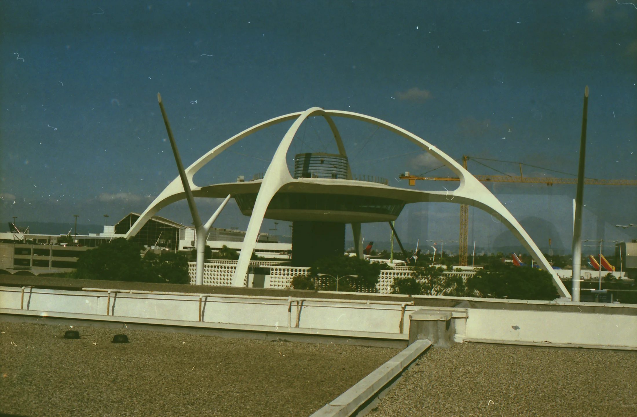 Theme Building, LAX - 35mm - Minolta XG-1 - Fujifilm Superia 400