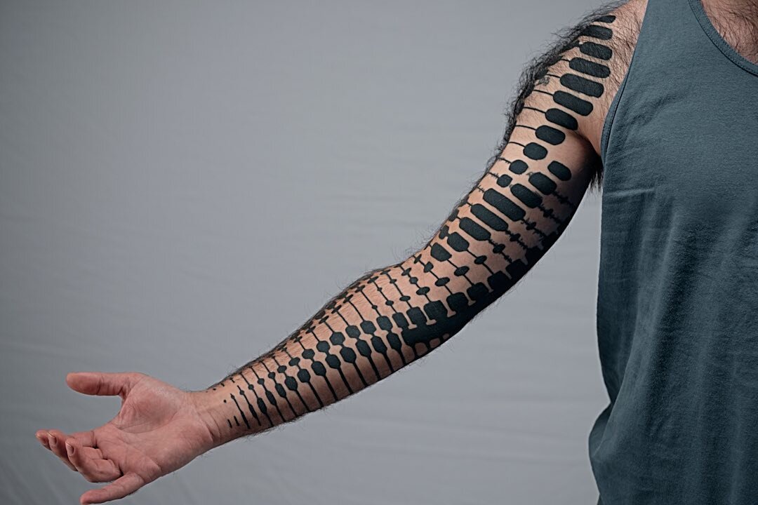 110 отметок Нравится 4 комментариев  Davide Franceschini timecore в  Instagram finished  Tatuaje cyberpunk Inspiración para tatuaje  Tatuajes geométricos