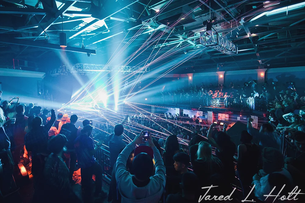 Nightclub 9:30 welcomes fans and lasers during The Floozie's Feb. 27 performance. 