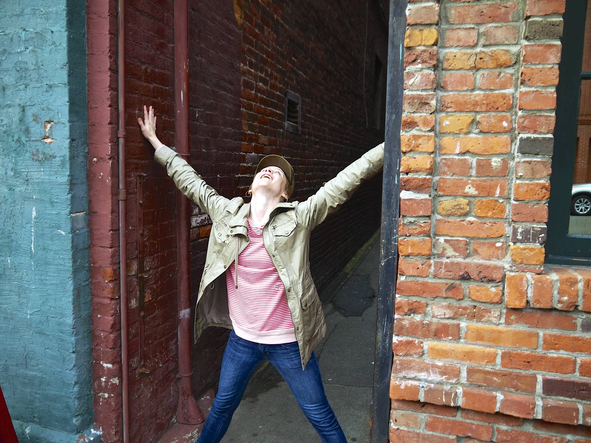 Looking Up, Fan Tan Alley.jpg