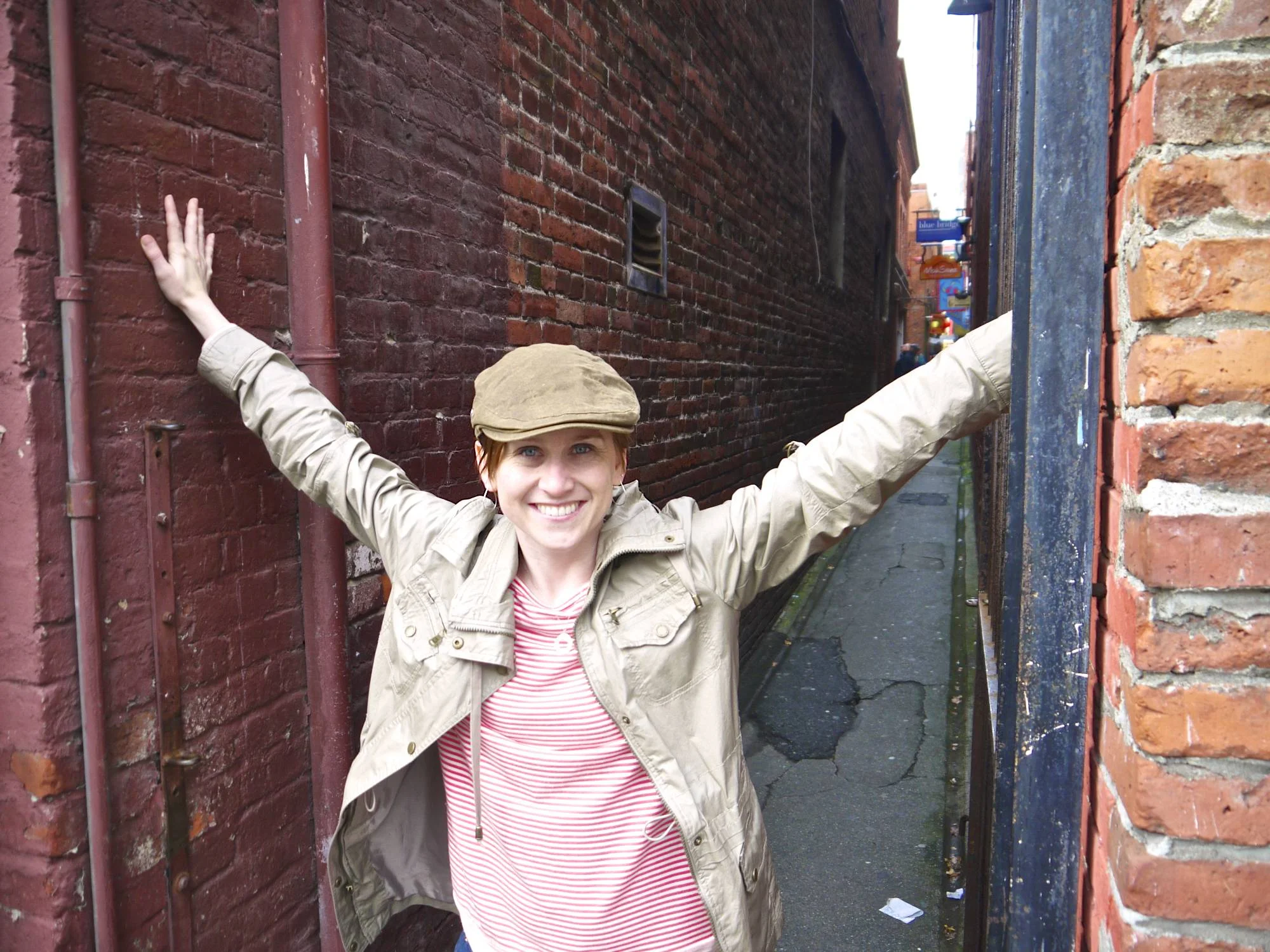 Heather in Fan Tan Alley.jpg