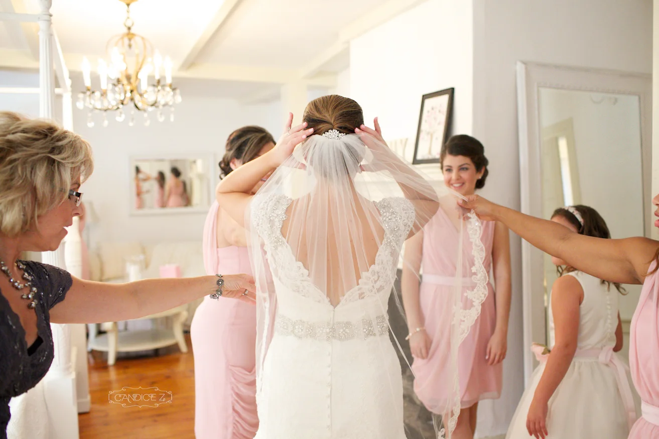 Cottage_House_Wedding_Get_Ready.jpg