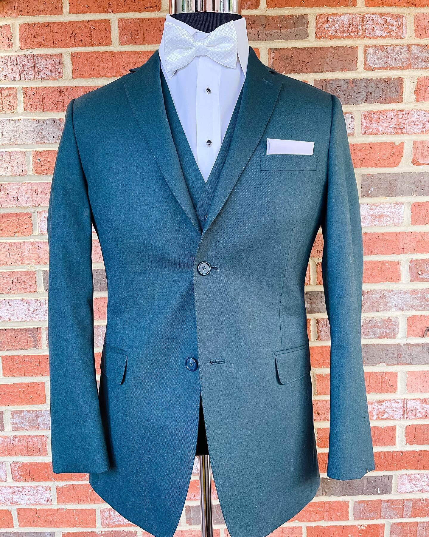 🌳 In honor of Earth Day 🌎 check out this beautiful hunter green suit.  Comes with matching trim fit pants and vest! 🌳 #AnnapolisBridalGroom #MarylandGroom