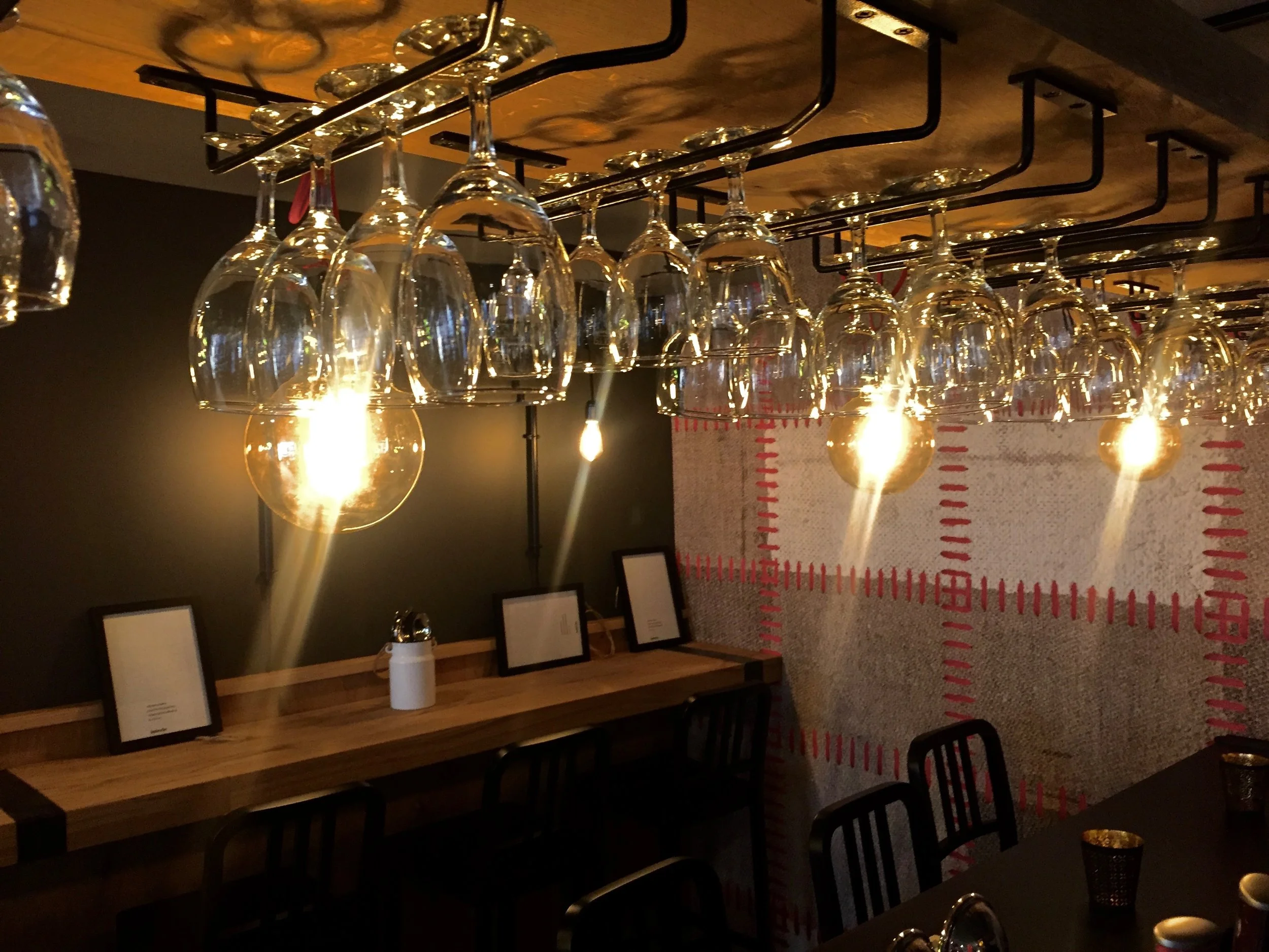 Innenarchitektur Bar Design.jpg