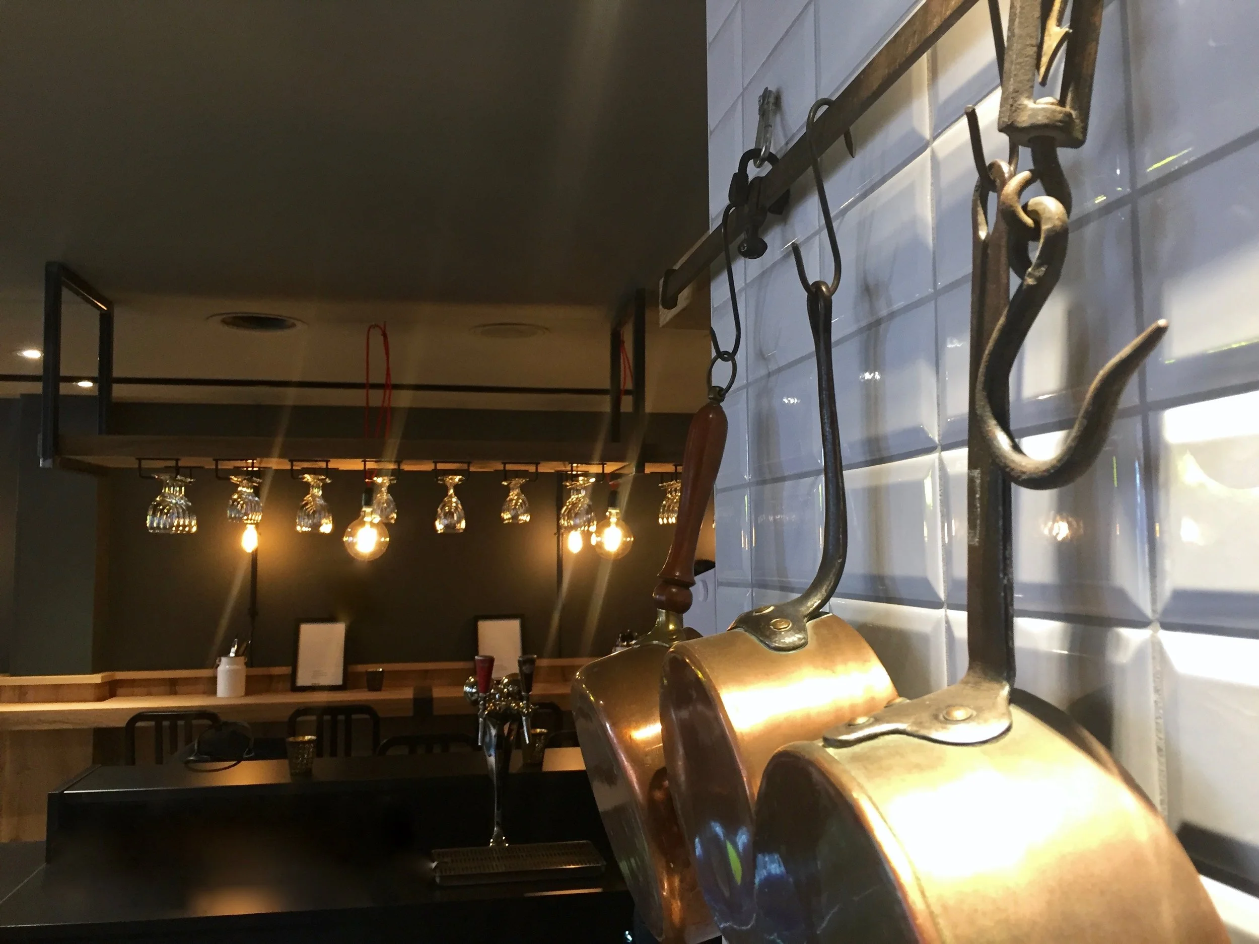 Innenarchitektur Restaurant Klassisch Modern Design.jpg