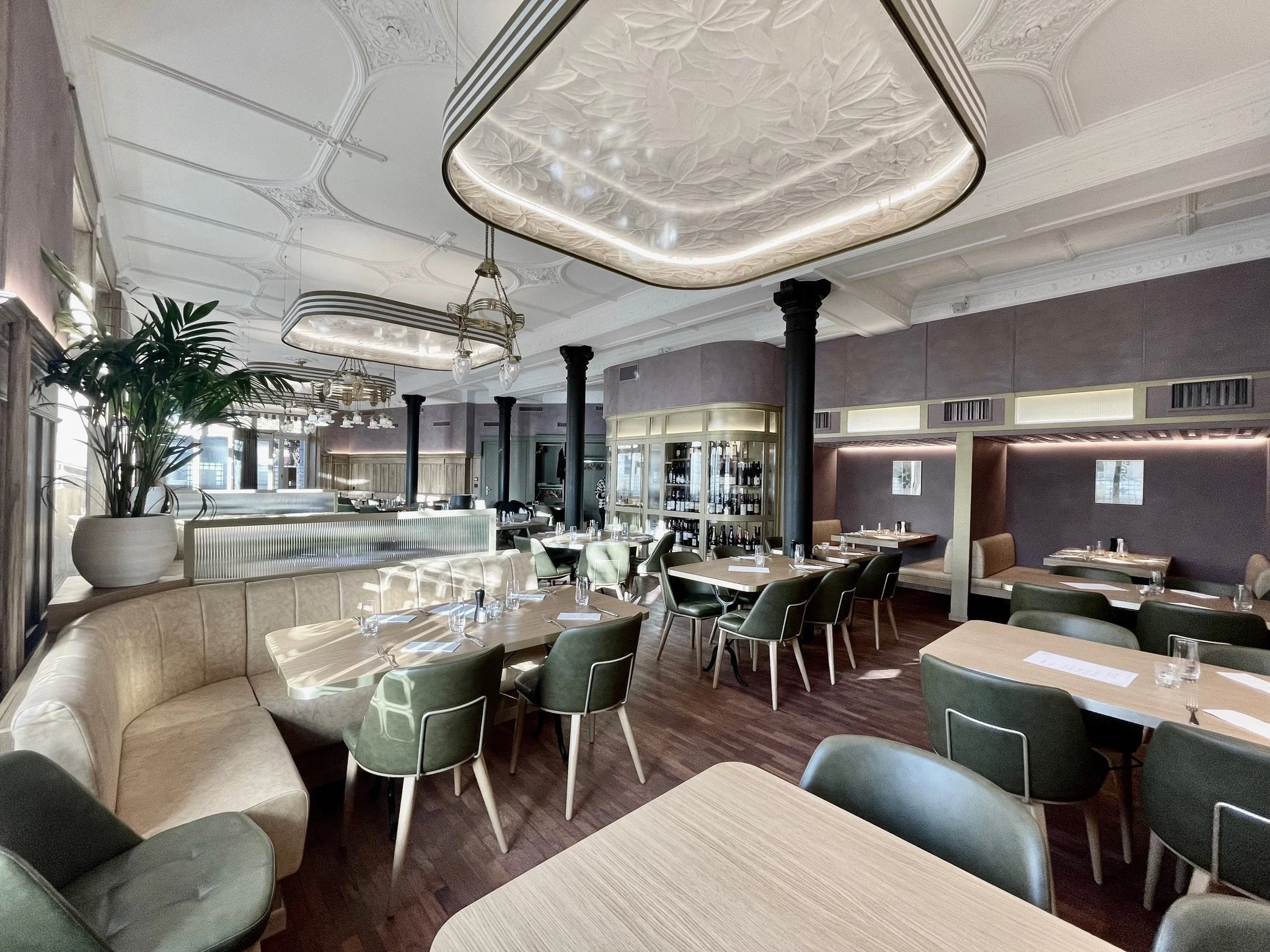 Florian Studer Innenarchitekt Schweiz Restaurant Weisses Schloss Luzern.jpeg