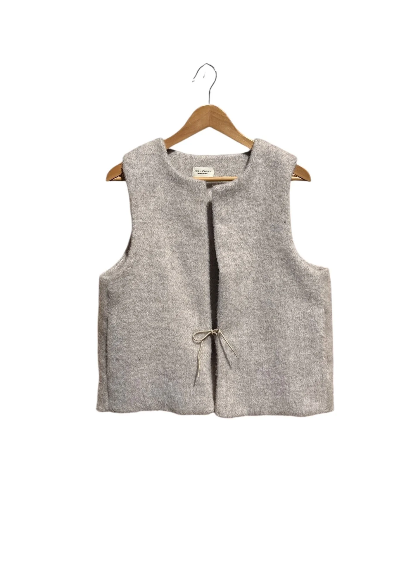 312_beige_1_CECILIASORENSEN_SABÓ_vest_pure_wool.jpeg