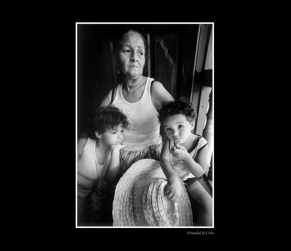 Grandmother and children: Trinidad de Cuba.