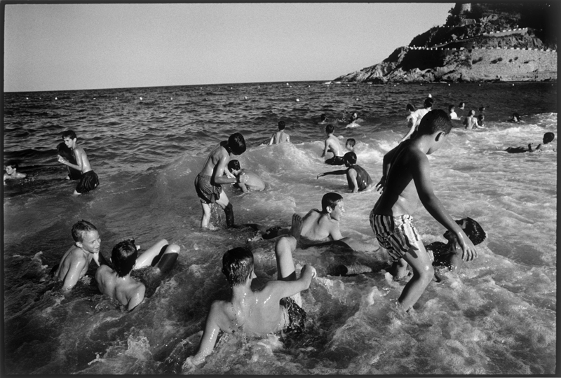Boys in the Sea : Spain