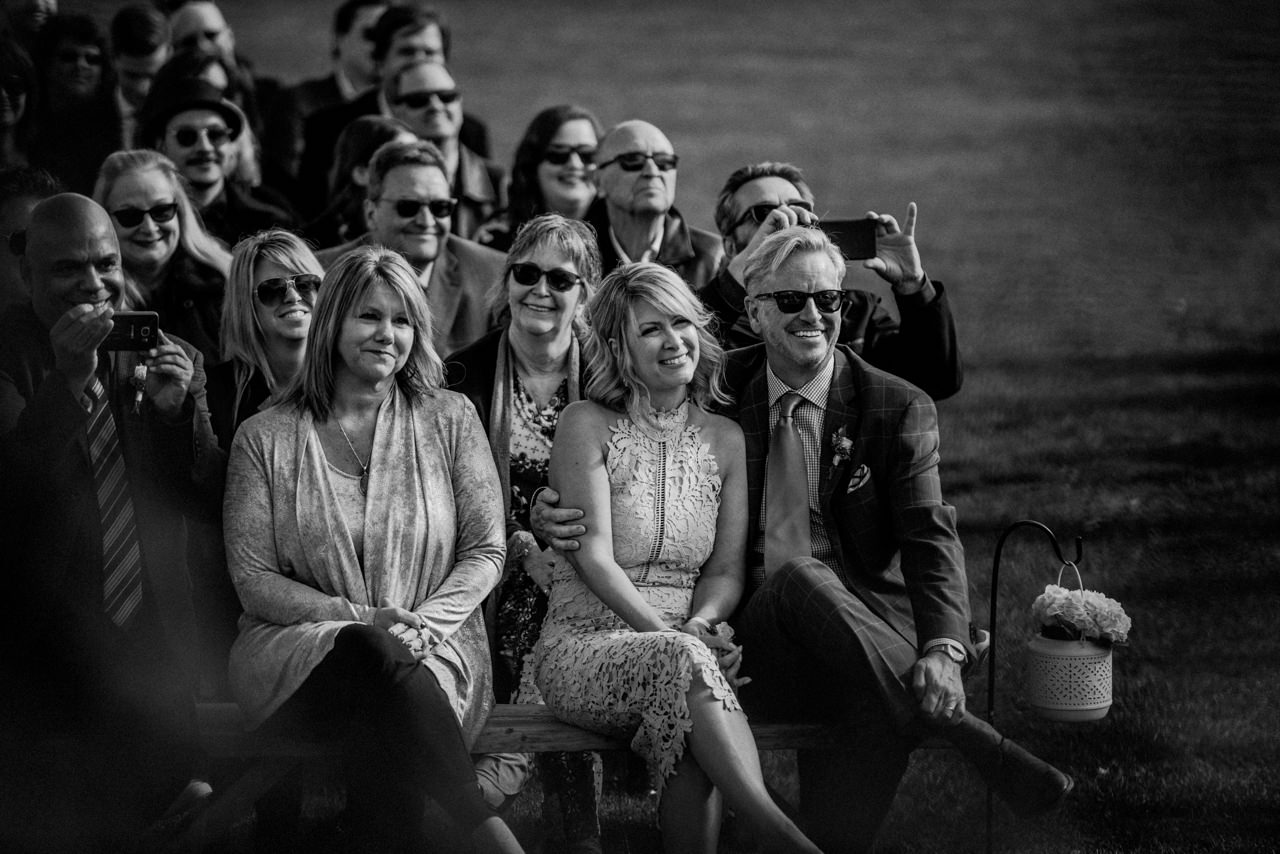 CarrieyAndCorey-Married-Wedding-HawthornEstatesWedding-WinnipegManitoba-CountryWedding-AutumnWedding-Fall-OutdoorWedding-blfStudios-Tony-025.jpg