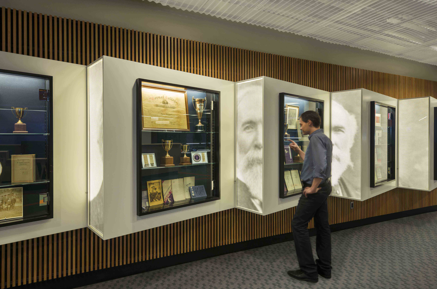 hunter library third floor 04.jpg