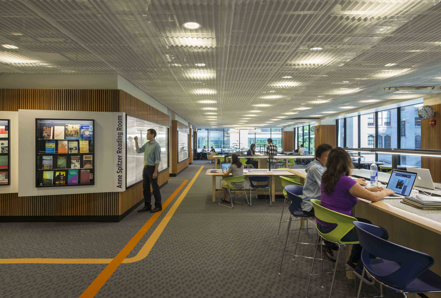 hunter library third floor 05.jpg