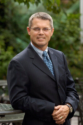 45 - Dr. Terry Flynn: Looking at the past year through a communications lens