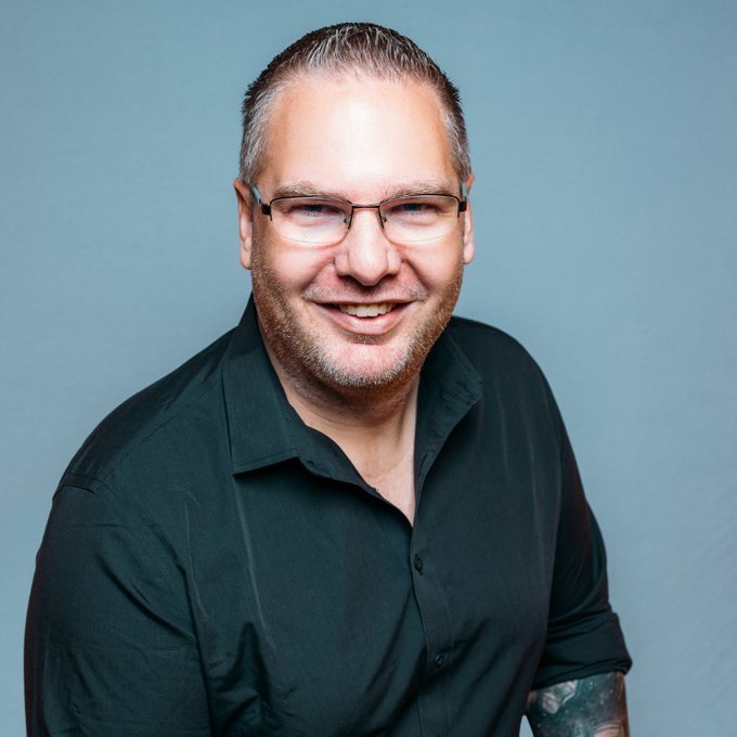 53 - LOREN PADELFORD: COO OF PODIUM AND FORMER GM OF SHOPIFY PLUS