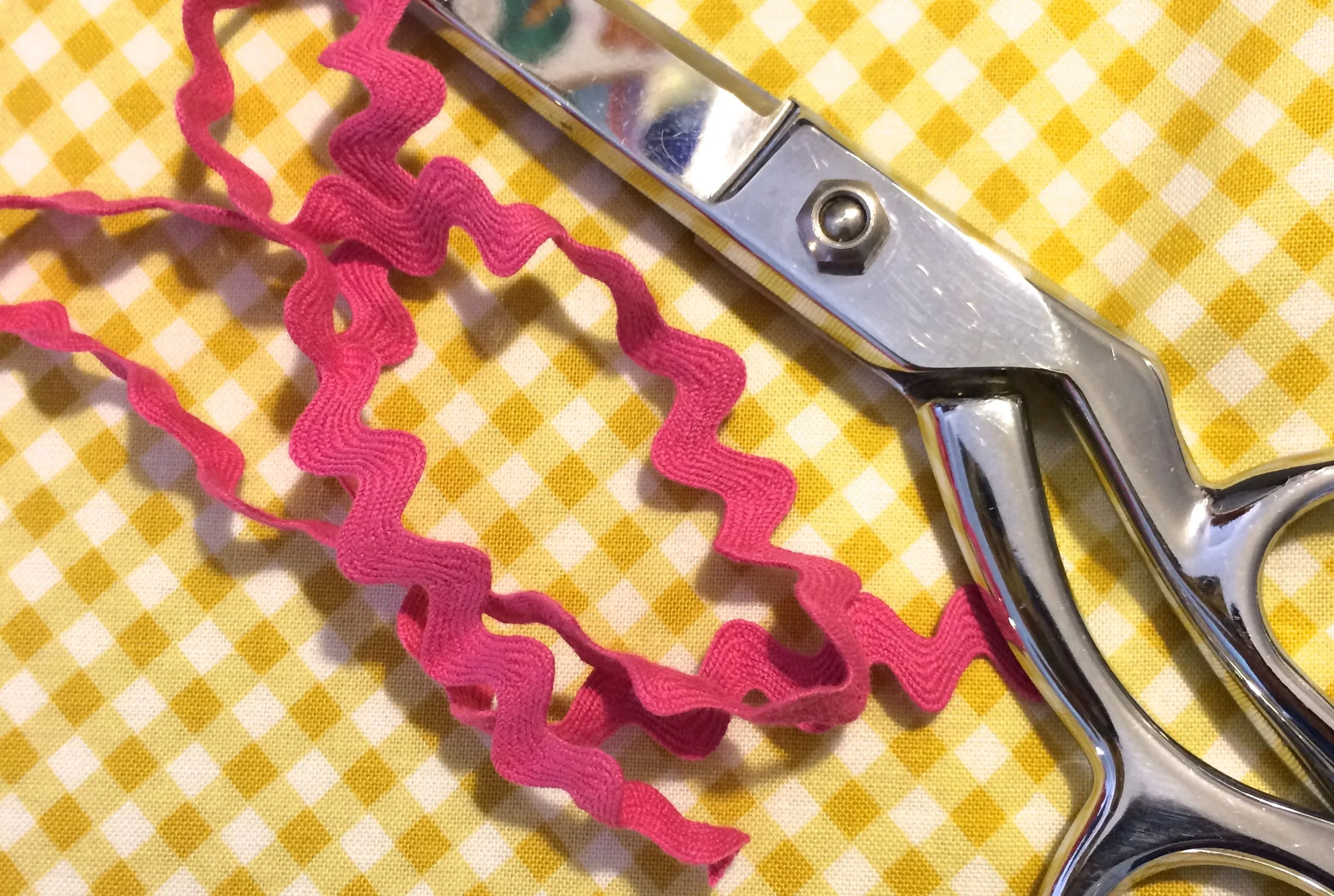 How to Use Rick Rack as an Edging — Phoebe&Egg