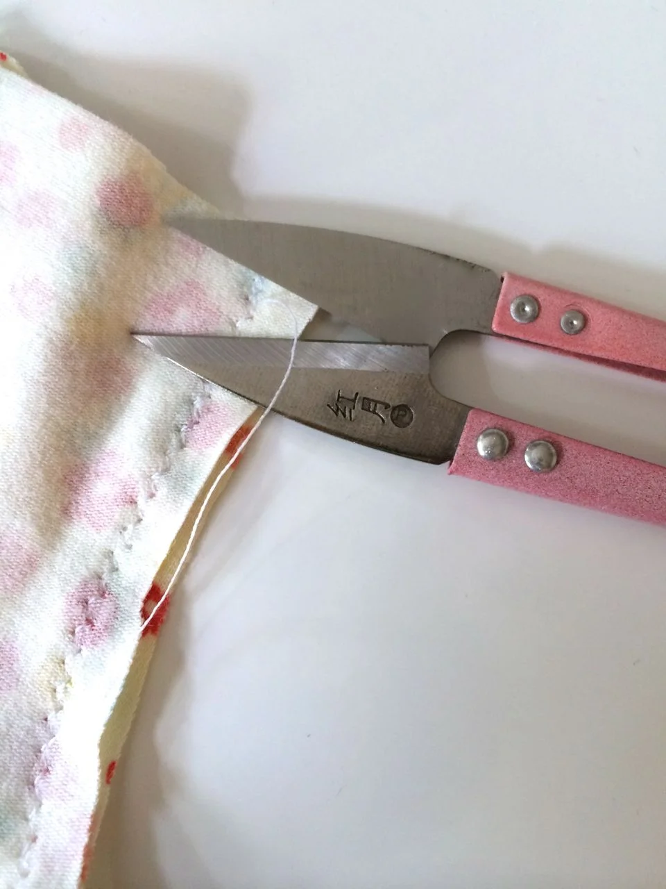 Thread snips 21.jpg
