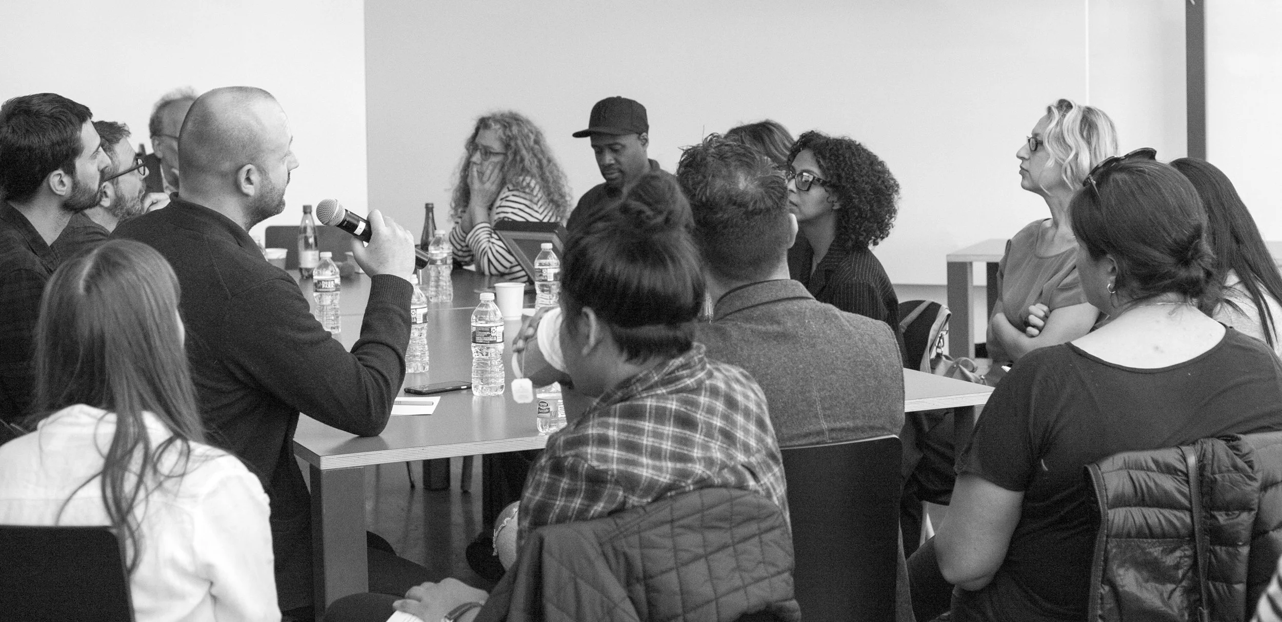 Publiek rondetafel gesprek over het project met andere professionals uit het veld (foto © Claudine Boeglin)