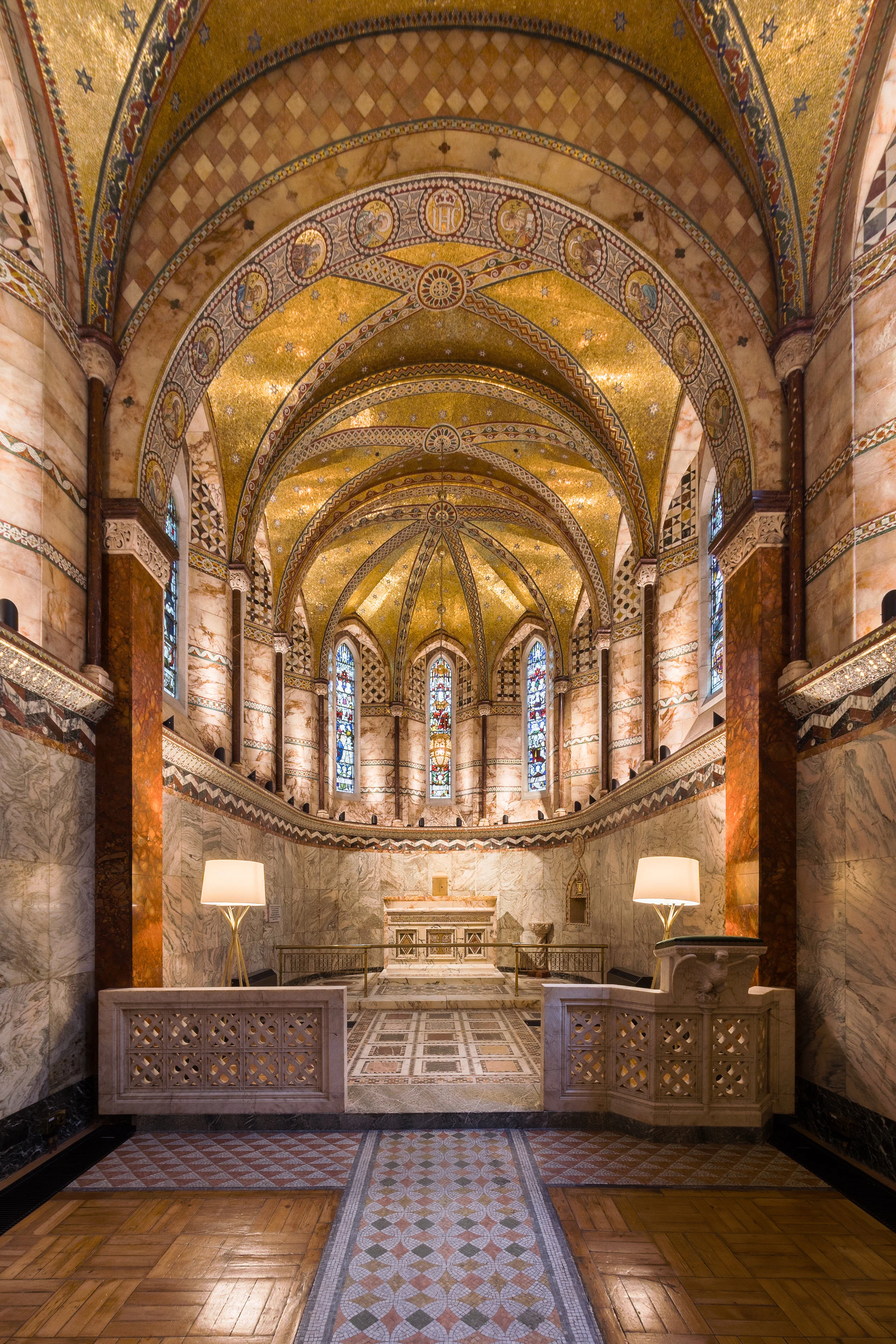 Fitzrovia Chapel © User:Colin / Wikimedia Commons, CC BY-SA 4.0, https://commons.wikimedia.org/w/index.php?curid=62577519