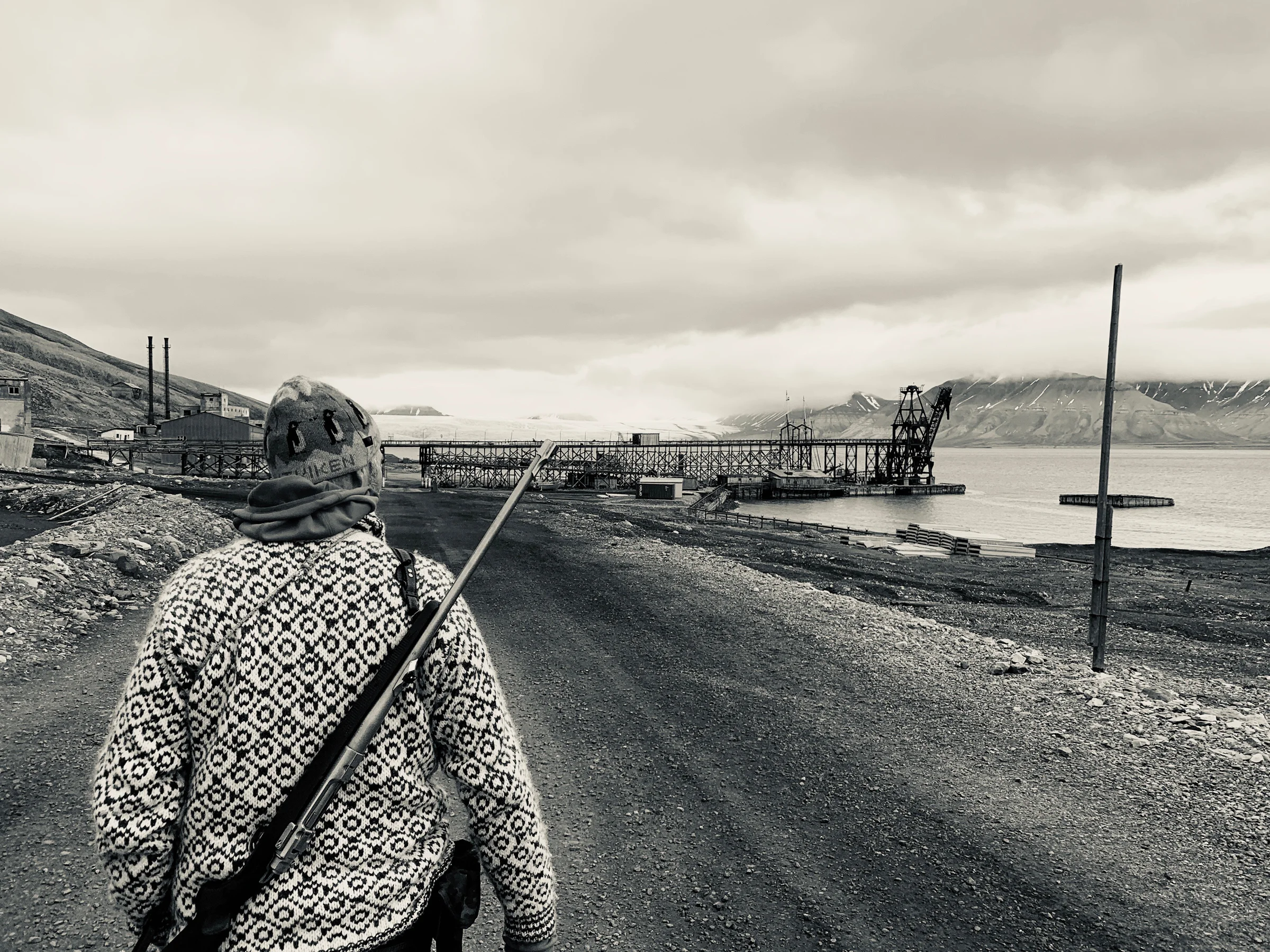 Phil Wickens at Pyramiden Jetty (Mike Watson).