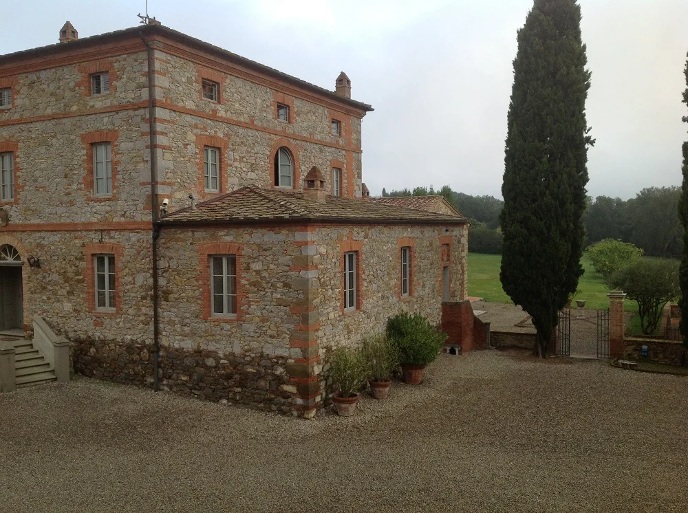 Another building with beautiful rooms to offer its guests.