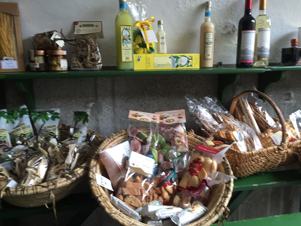 Don’t forget to go next door to L’Uva Golosa as this store is stocked with a wonderful selection of premium wines, grappas, olive oils, salts and much more for your culinary friend back home!