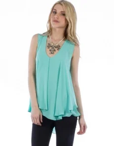   Ασύμμετρη μπλούζα με βολάν  54,90€   