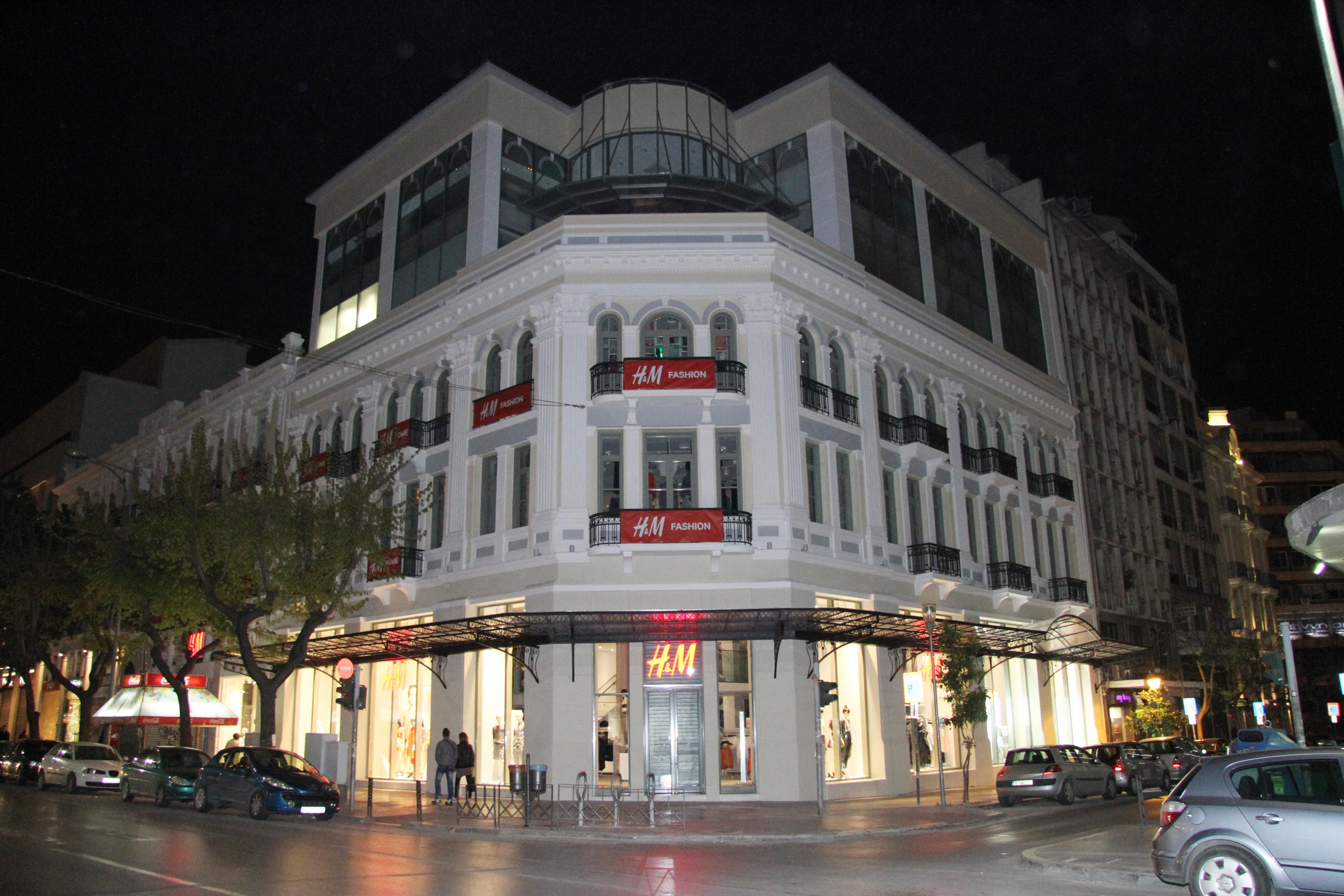 Άνοιξε το νέο FLAGSHIP κατάστημα της Η&Μ στη Θεσσαλονίκη!