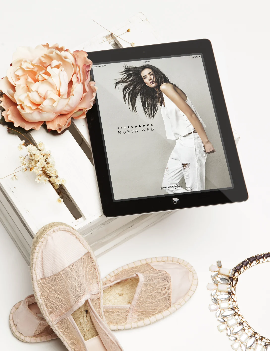 Η STRADIVARIUS ανανεώνει την εμπορική πλατφόρμα της, διαθέσιμη σε 13 χώρες