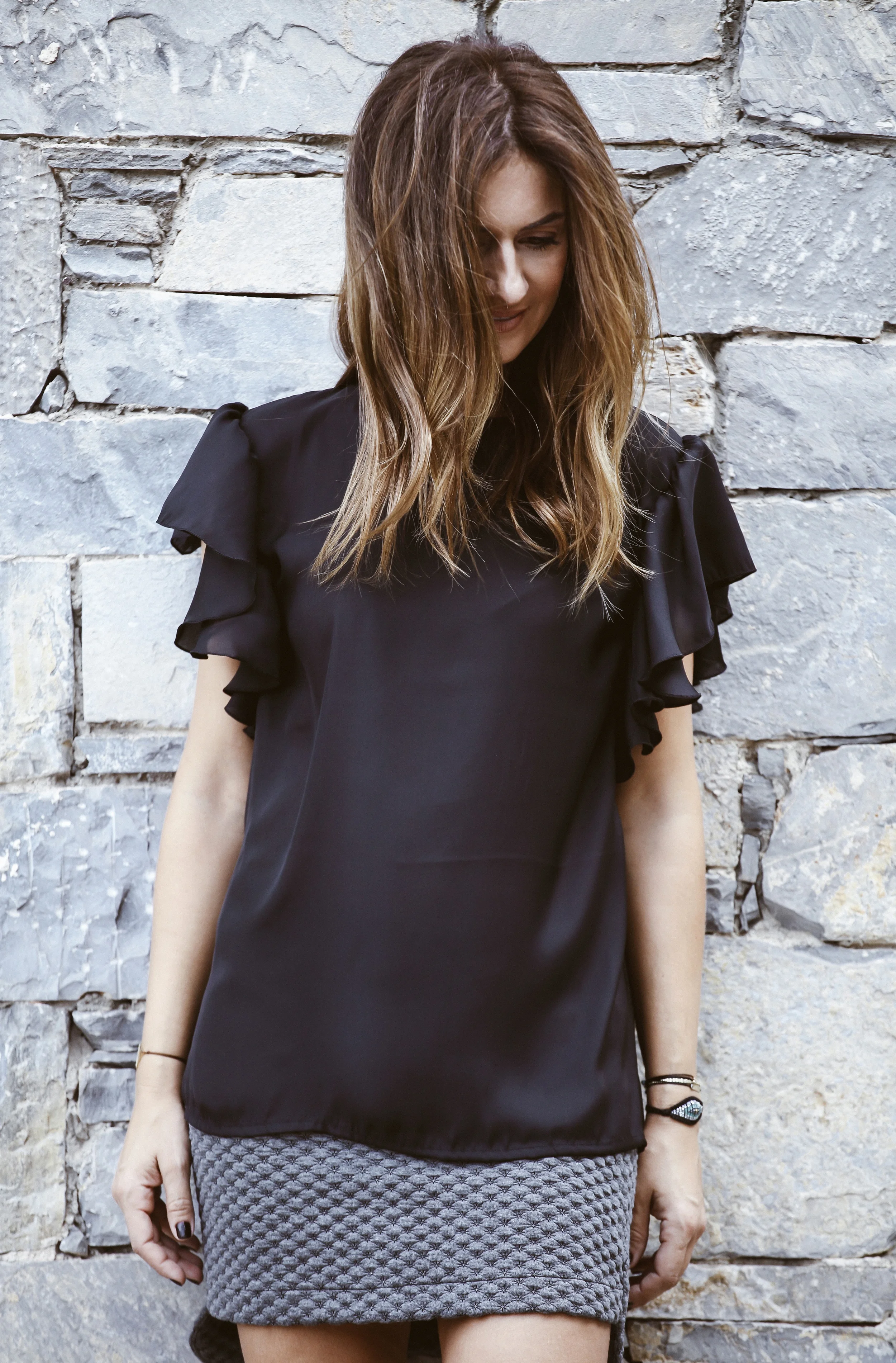 SH1 CURVEBLACK SHIRT .JPG