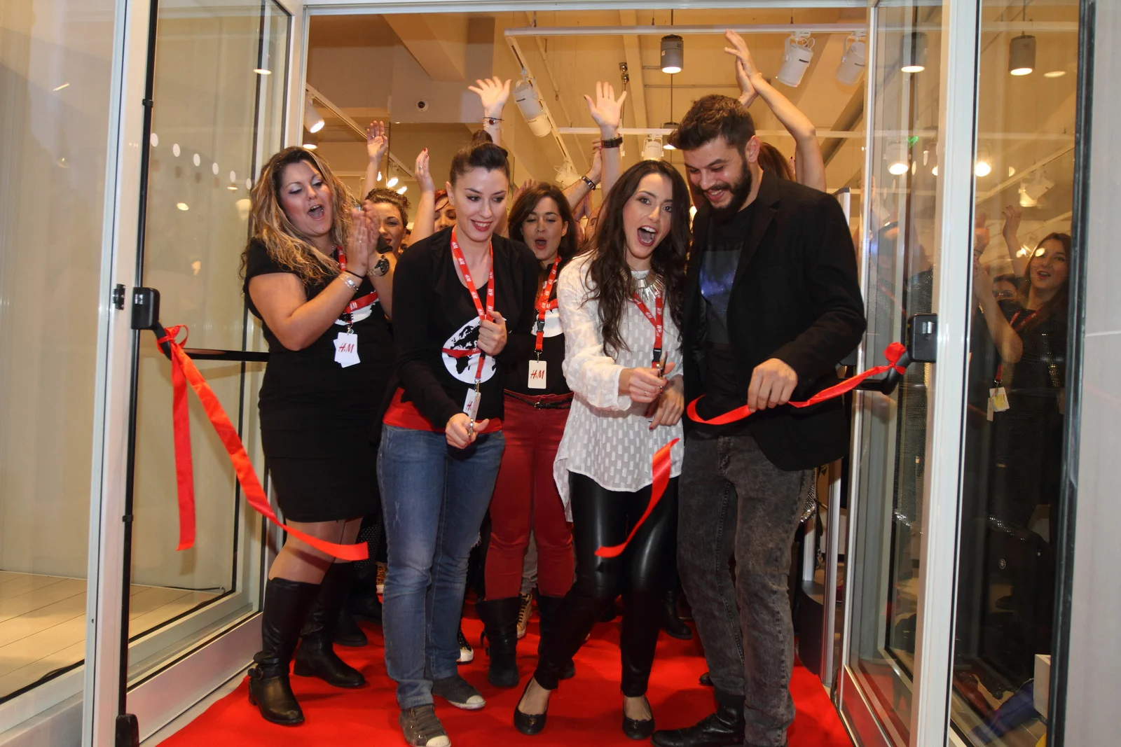 Η Η&Μ μας καλωσορίζει στο 1ο της κατάστημα στην Καλαμάτα