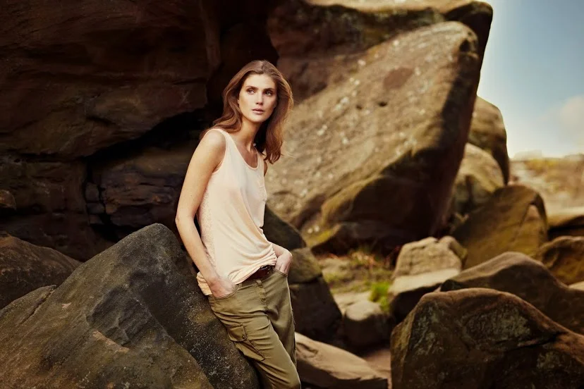 Womens Lifestyle - Desert Camo - Saxon Vest.jpg