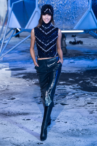 Σπορτίφ φουτουρισμός στην H&M Studio τη σεζόν Φθινόπωρο/Χειμώνας   2015