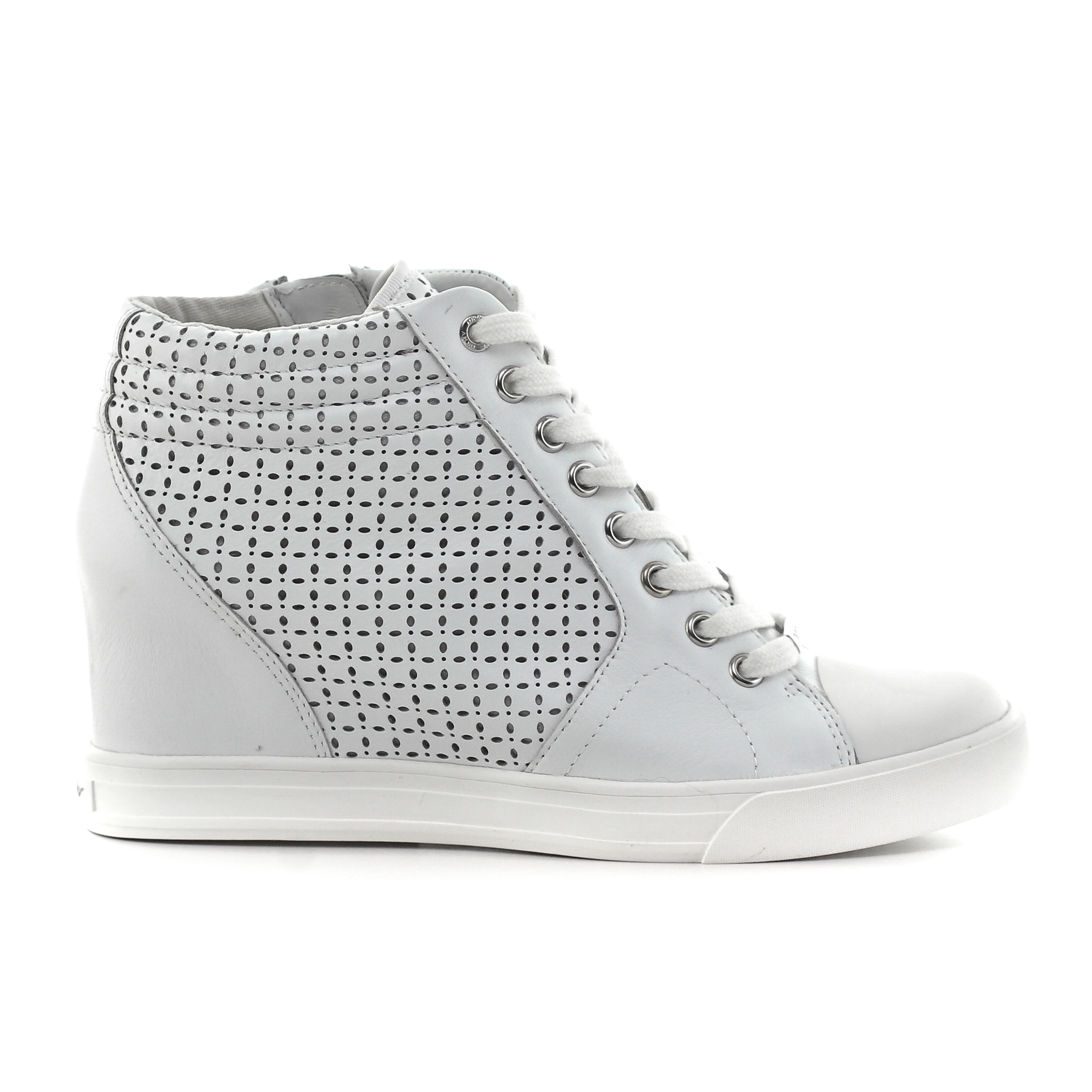 Η  smart casual συλλογή DKNY για την άνοιξη- καλοκαίρι 2015 