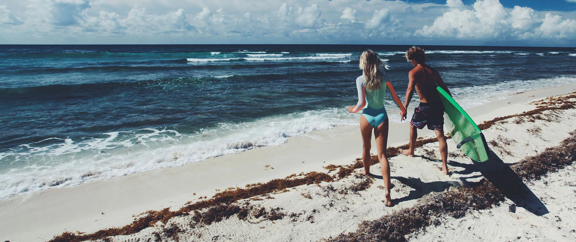 Η PULL&BEAR παρουσιάζει τη γυναικεία κολεξιόν NEOPRENE για θελάσσια σπορ