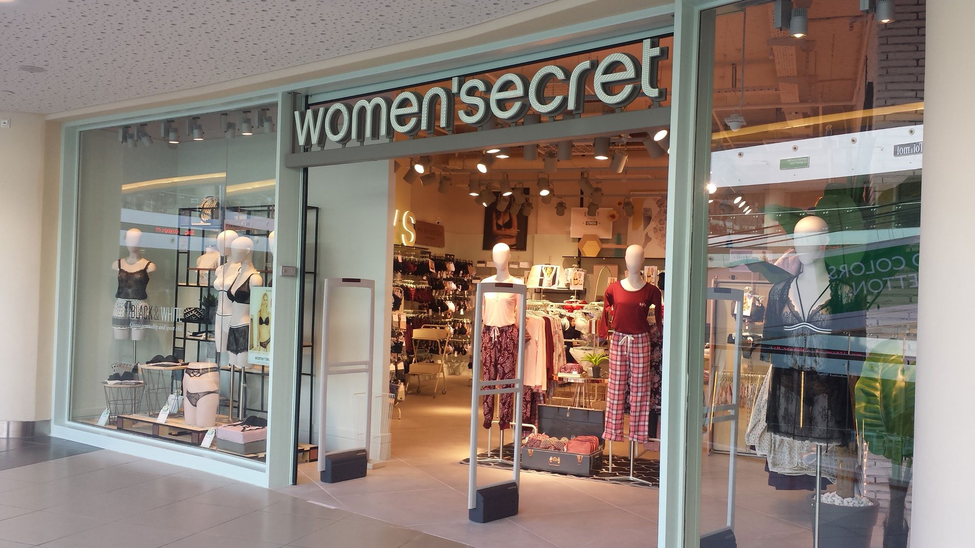 women secret store_River West (1).jpg