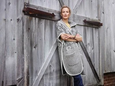 Jacquard Cape 49.95€.jpg