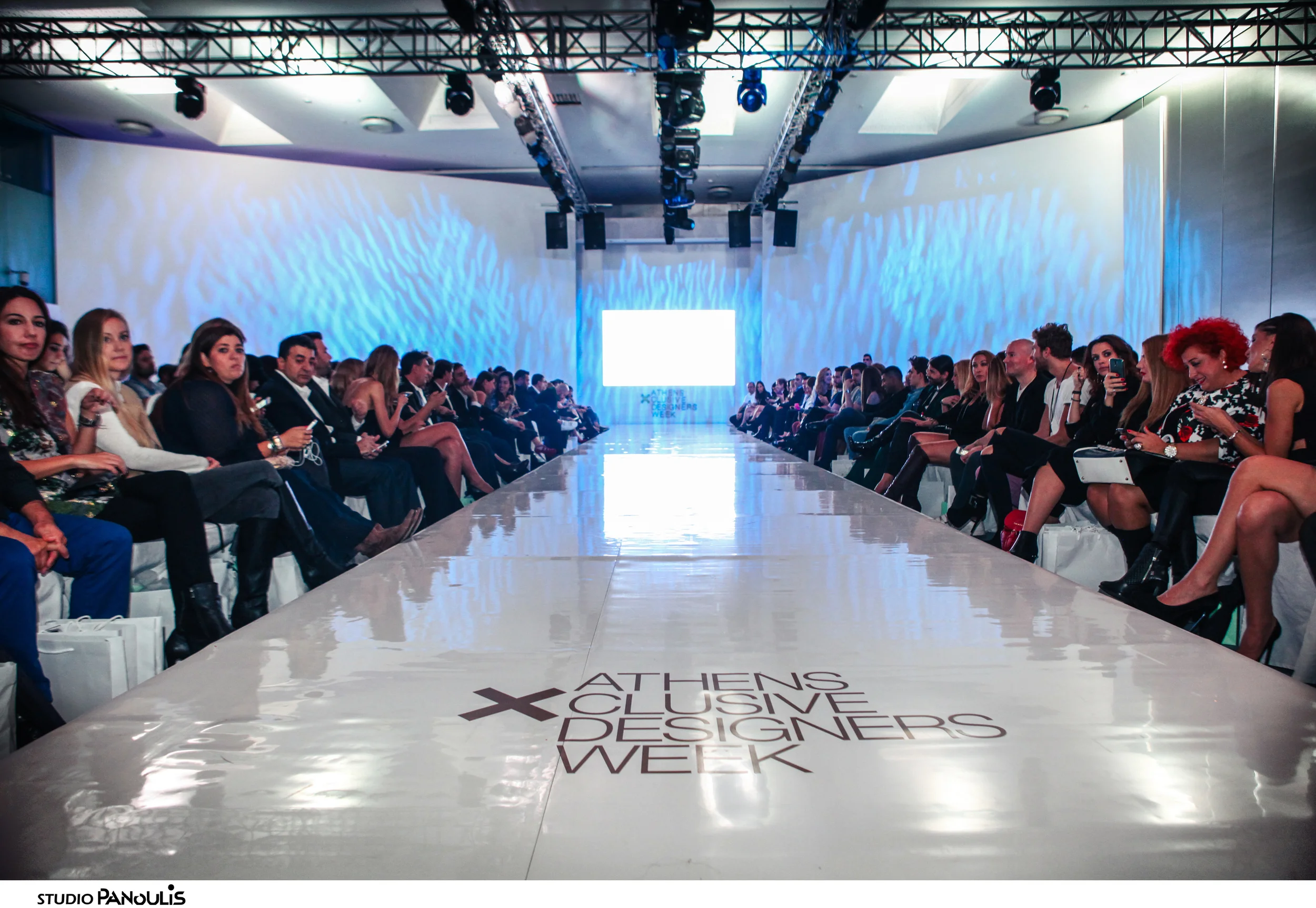 Λαμπερή πρεμιέρα για τη 18η  AXDW με εντυπωσιακές συλλογές Ελλήνων και ξένων σχεδιαστών μόδας